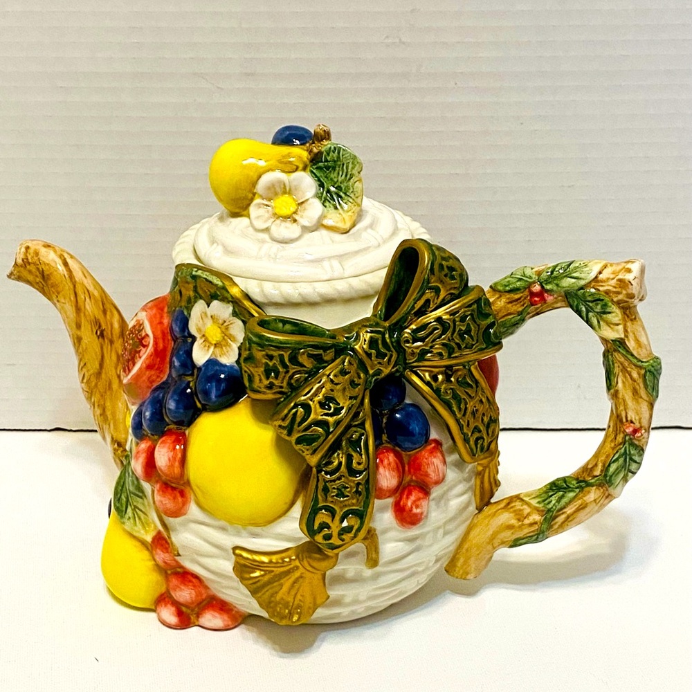 Fitz and Floyd Renaissance‎ Della Robbia Ceramic Teapot Basket Weave **VNTG 1997